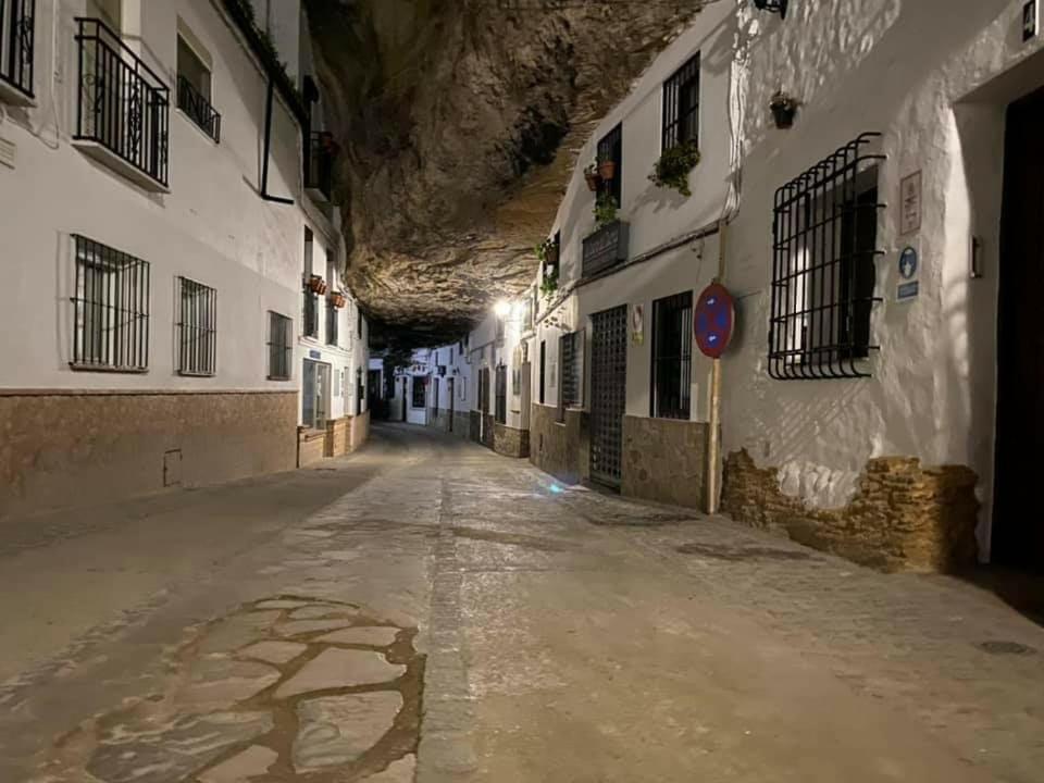 La Roca Encantada Setenil De Las Bodegas Exterior photo